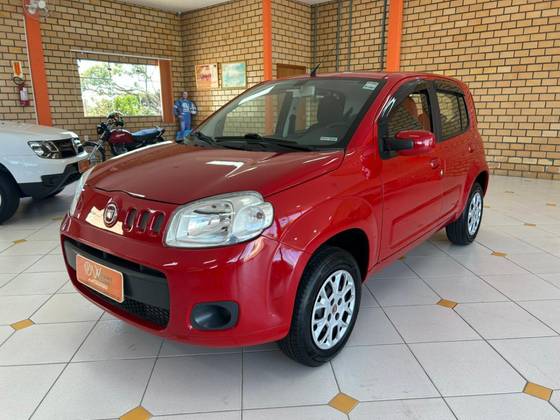 FIAT UNO 1.0 VIVACE 8V FLEX 4P MANUAL FIAT UNO 1.0 VIVACE 8V FLEX 4P MANUAL